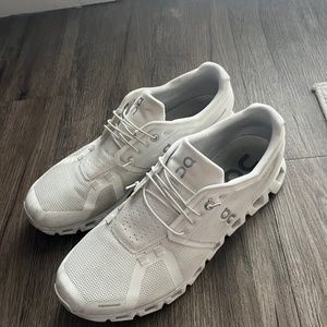 On Running Cloud 5 All White size 12